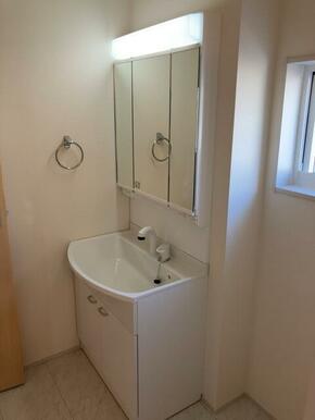 毎朝の寝癖チェックもおまかせ（2号棟）