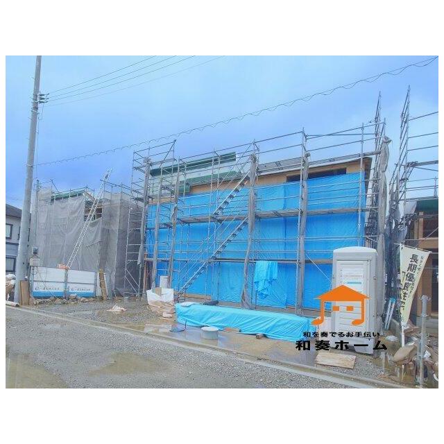 前面道路が広いので、大きな車でも車庫入れも余裕を持ってできるのが魅力的なお家です。