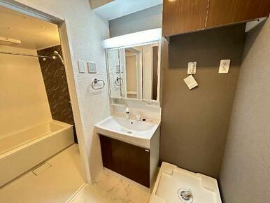 洗髪洗面化粧台