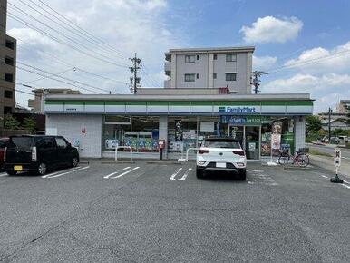 ファミリーマート 岩倉新柳町店