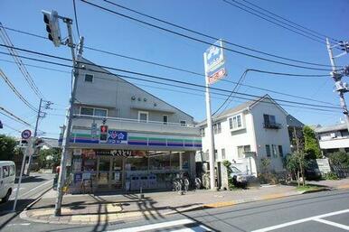 コンビニエンスストアまで徒歩２分（１４０ｍ）♪