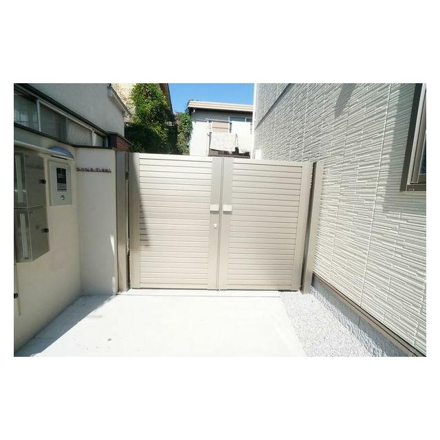 共用エントランスはオートロック仕様♪