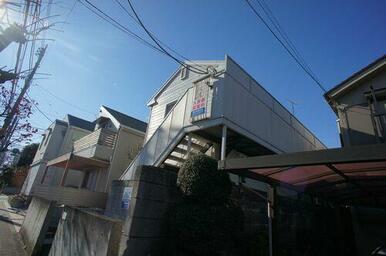 建物構造は軽量鉄骨造♪