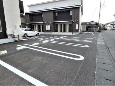 敷地内に駐車場がございます。