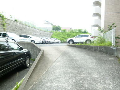 屋外P　13,000円＋税