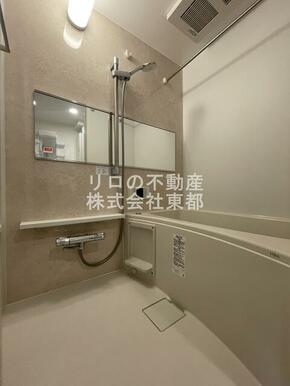 浴室には乾燥機が付いているので梅雨の時期でも安心です☆