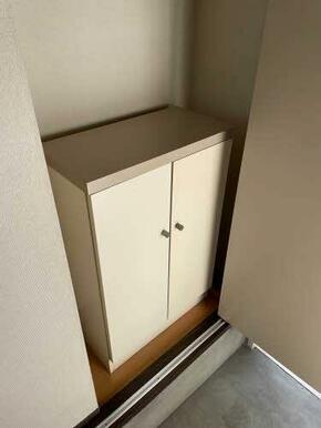 シューズボックス