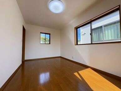 2階洋室7.5帖　別角度