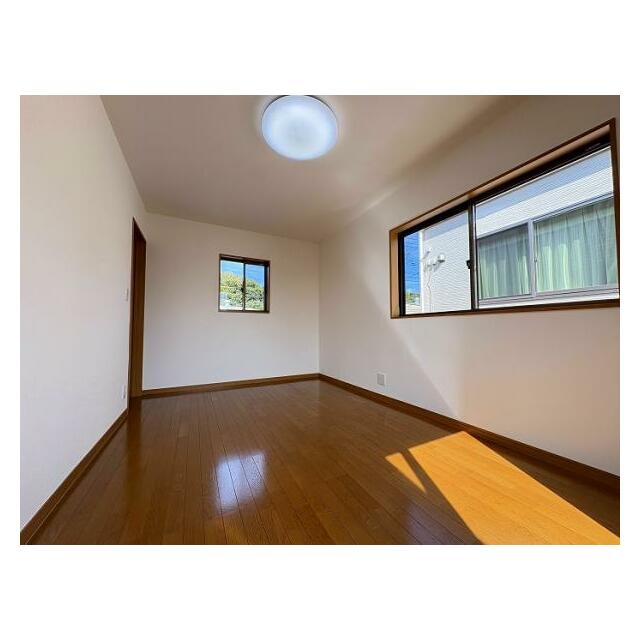 2階洋室7.5帖　別角度