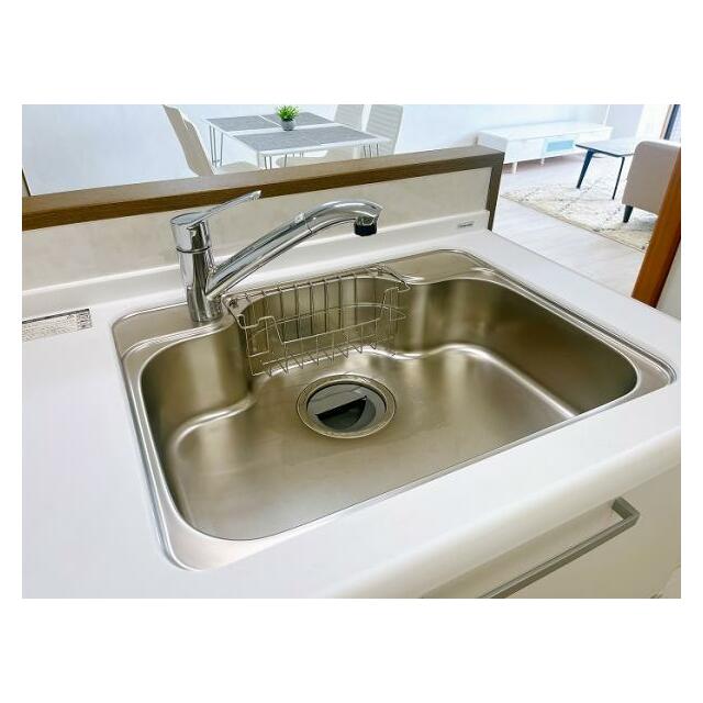 「キッチン」シンクも広々お使いいただけます。