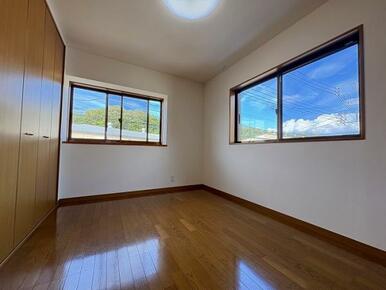 2階洋室6帖　別角度