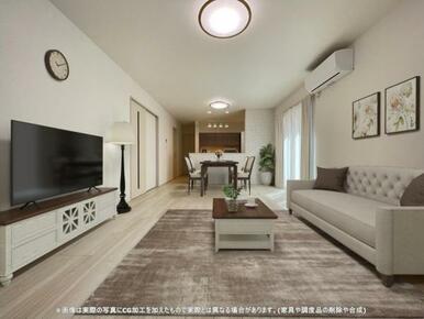 開放感のあるゆとりあるリビング。採光にもこだわった居心地の良い空間です♪