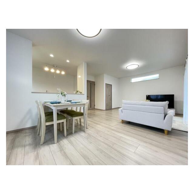 ゆとりある広さと明るさでホッとくつろげるスペースになっています！