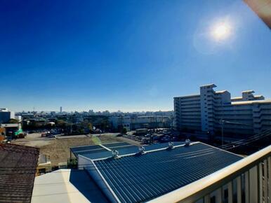 「バルコニー」バルコニーからの眺望です。