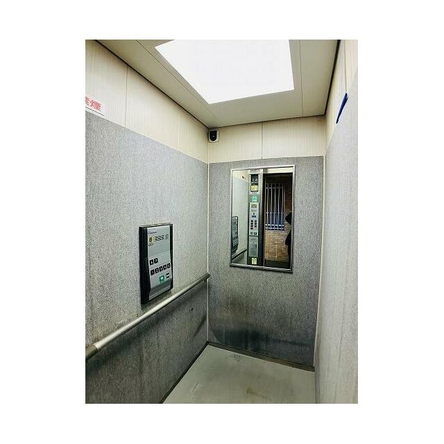 「エレベーター」各階停止のエレベーター付きです