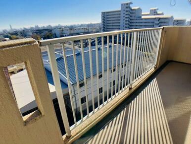 「バルコニー」バルコニーの様子です。