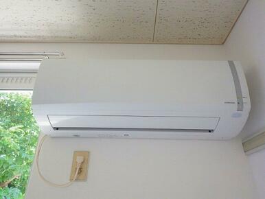 嬉しいエアコン付き！