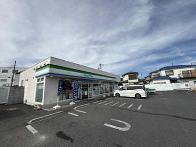 ファミリーマート越谷七左エ門通り店