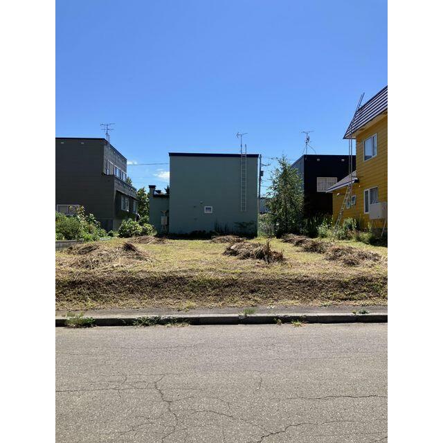 緑豊かな住宅地は、通勤通学でも四季の移り変わりを感じられる環境です。