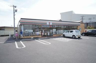 ■周辺施設■セブンイレブン宇都宮一の沢店まで車で３分（８２０ｍ）