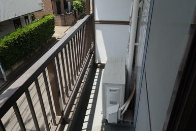 バルコニー　室外機