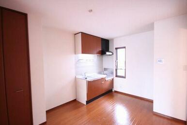 キッチンは２口ガスコンロが設置可能です。