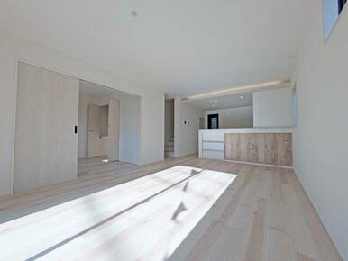 リビングから洋室が見渡せます。※撮影：1/14