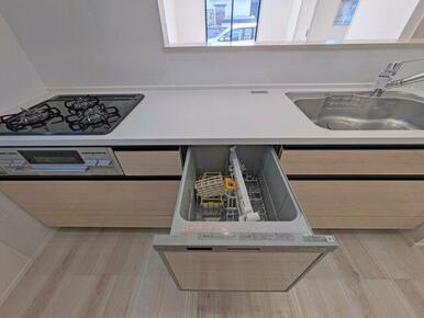 家事の手間を軽減する食洗機付きのキッチンです※撮影：1/14