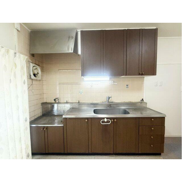 収納量ばっちりのキッチンです。（2025年8月撮影）