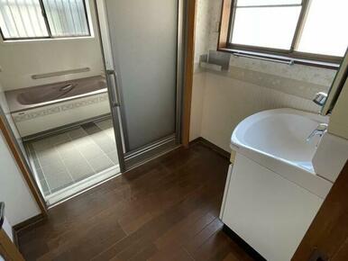 脱衣場と洗面所です。
