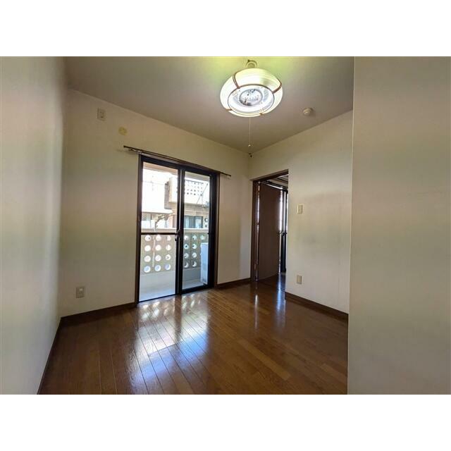 北側洋室（約4.3帖）