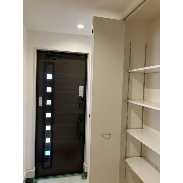 帰ってきたらまずは玄関で消毒や消臭を（3号棟）
