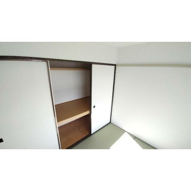 ★★6帖洋室の収納です♪★★