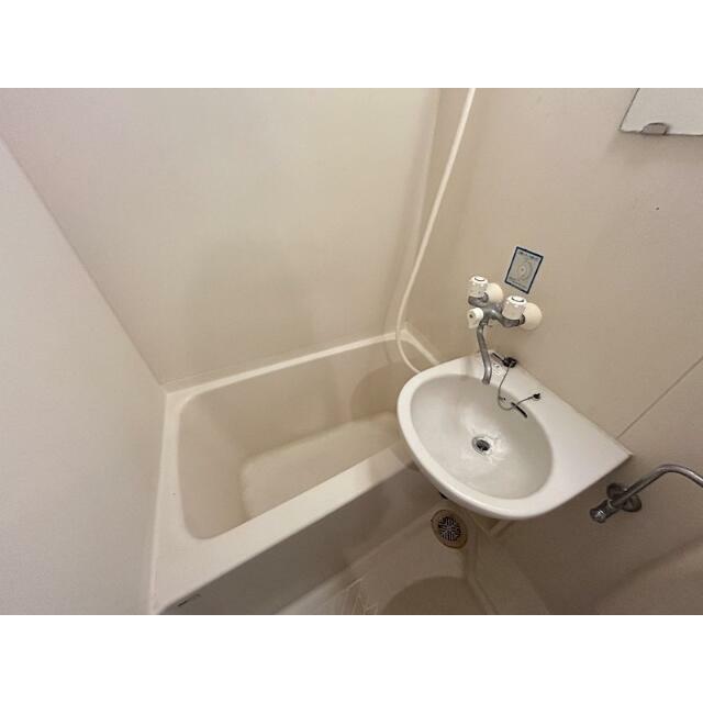 ※写真は別号室のものです。