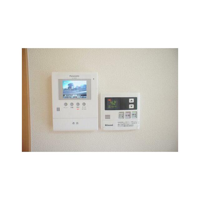 カラーモニター付きインターホンは録画機能付で不在時の訪問者の確認も出来ます♪