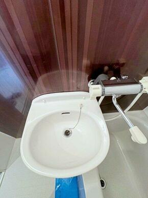 身支度にも便利な洗面台