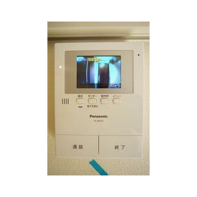 【設備】カラーモニター付きインターホンが設置されています。これで、突然の来客時にも安心して対応でき…