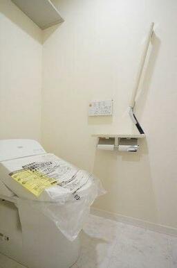 【トイレ】トイレには洗浄機能付き便座を取り付けています。