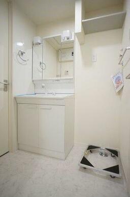 【洗面台】洗面台は使い勝手の良い独立型を取り付けています！！