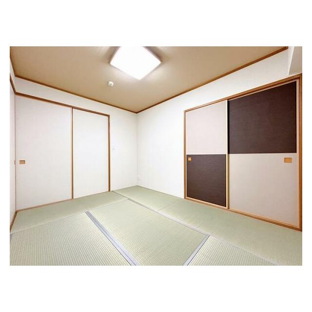 「和室」6帖の広さです。畳表替え、襖交換、照明交換等を行いました。