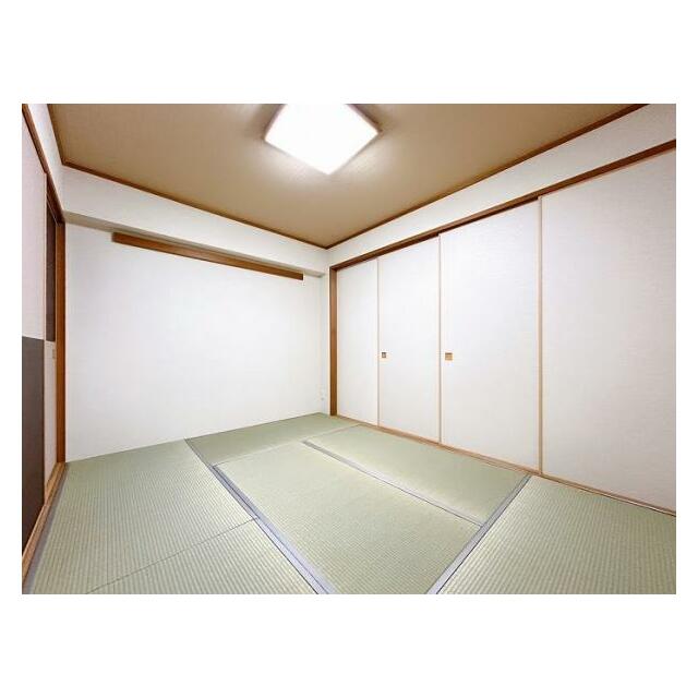 「和室」別角度写真です。LDKに隣接しています。