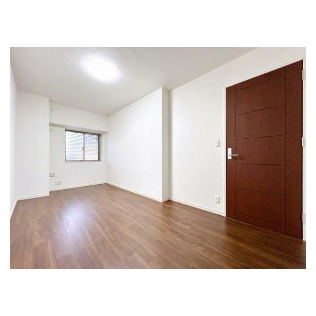 「8帖洋室」別角度写真です。全部屋エアコン設置可能です。