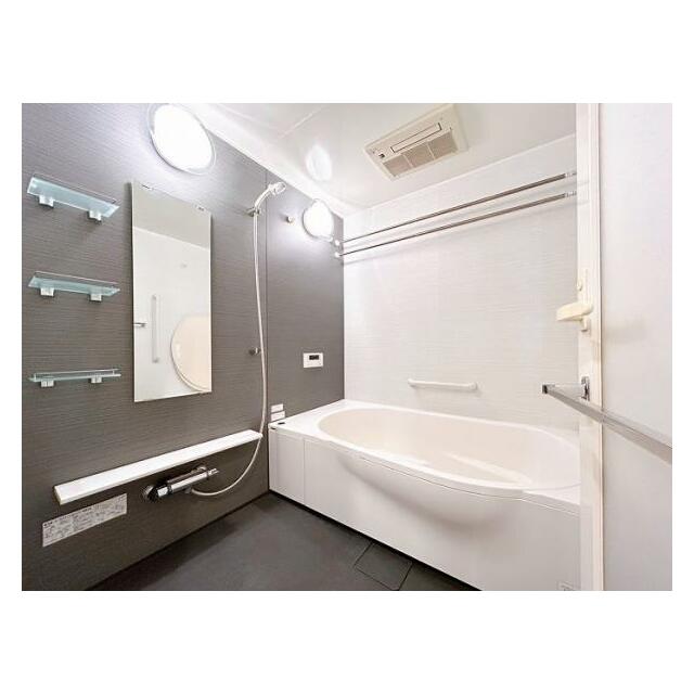 「浴室」クリーニングを行いました。浴室乾燥機付きのお風呂です。