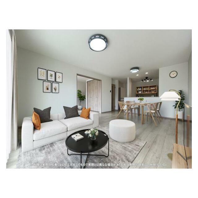 開放感のあるゆとりあるリビング。採光にもこだわった居心地の良い空間です♪