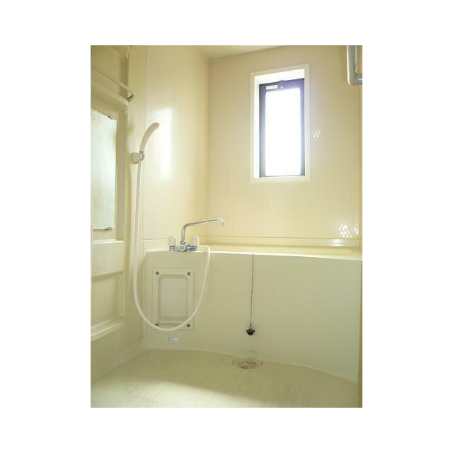 お風呂にも窓があり換気十分