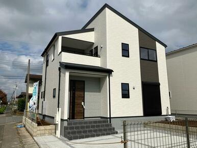 日を重ねるごとにこの佇まいに愛着が湧いてきそう（1号棟）