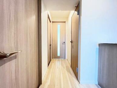 廊下　玄関から各部屋への動線になっています。