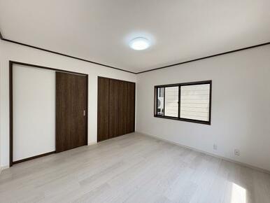 「洋室１」約8帖のお部屋です