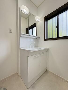 洗面所「洗面台」新品交換済みです