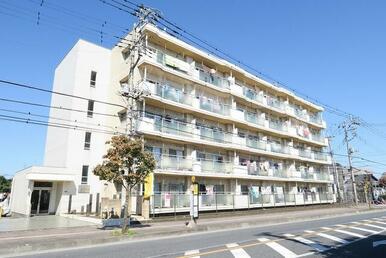 鉄筋コンクリート造のマンションです♪